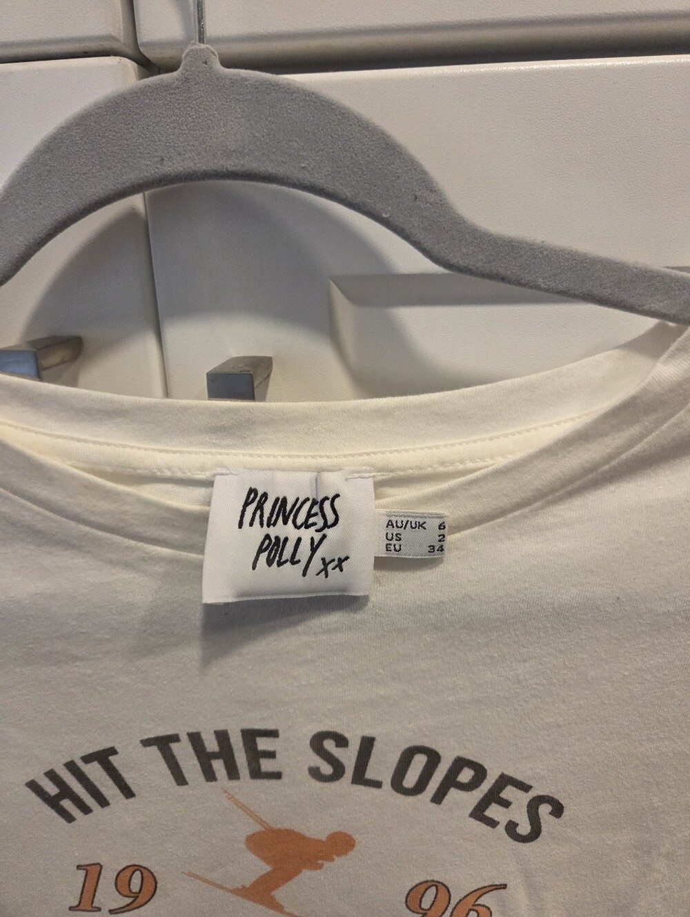 Princess Polly Cream Graphic 'Apres Ski' Tee with Orange Print Size S - Picture 4 of 4